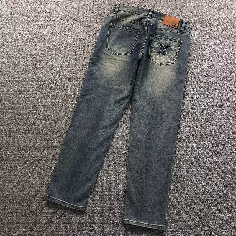 Unbranded 215 L⭐, photo 1