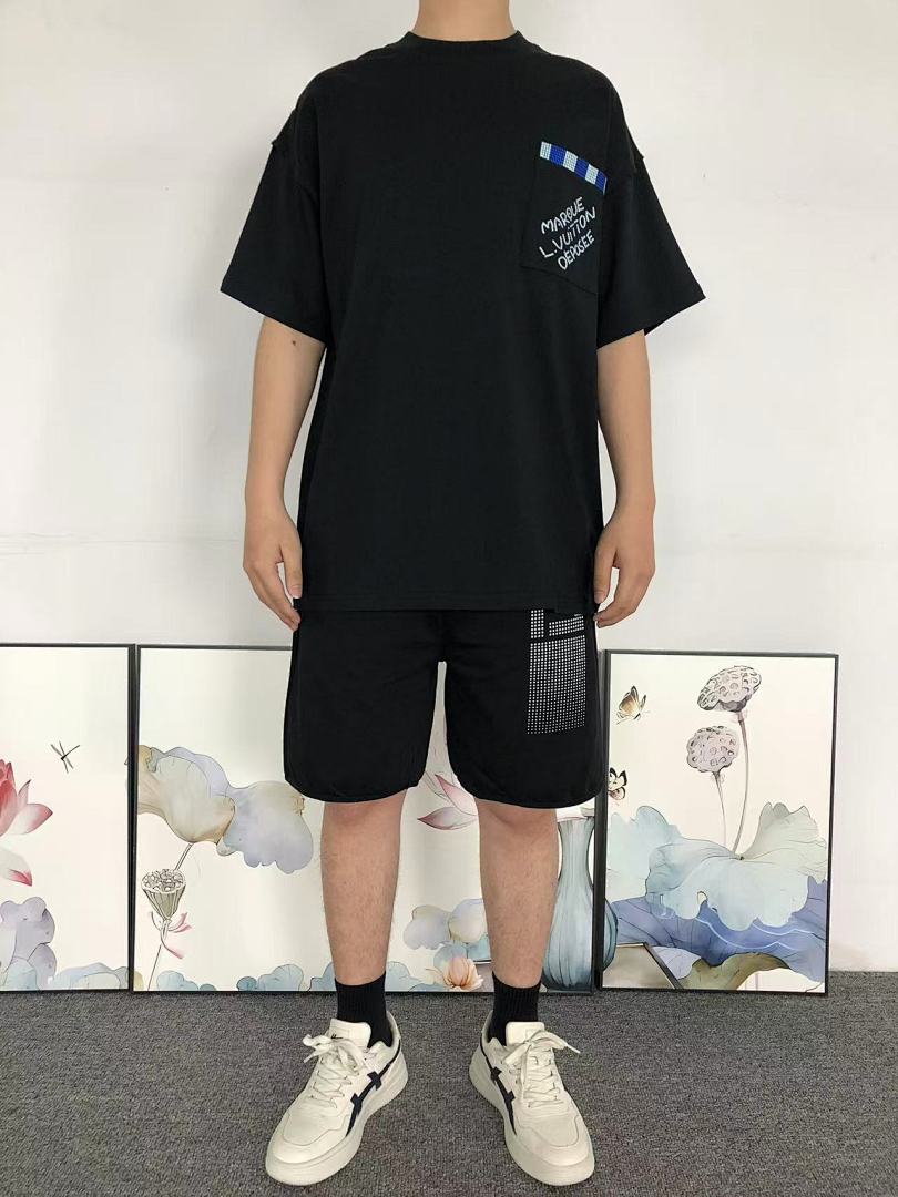 Louis Vuitton 115 L⭐ T-SHIRT 215141621 (Im 170Cm 60Kg I Wear Size S In The Phot) - Image 3