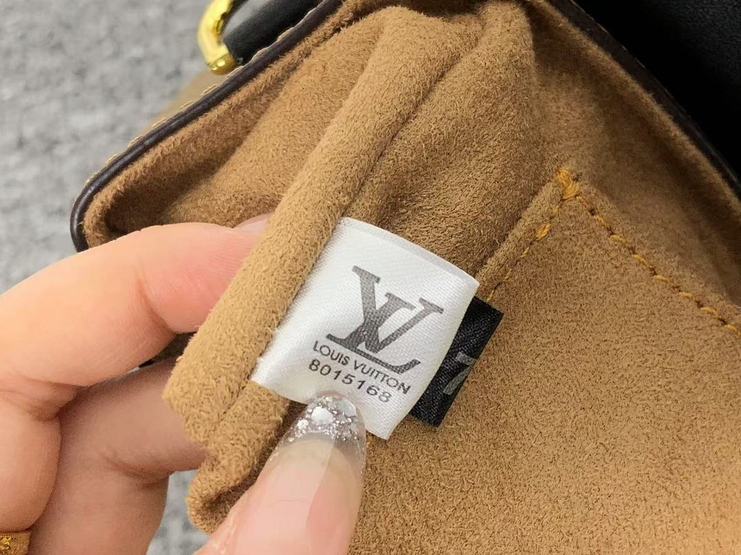 Louis Vuitton 135 L⭐ BAG 4105052513 (Long 13CM* Wide 7CM*16CM) - Image 22