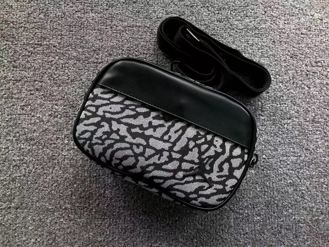 Air Jordan 95 A⭐R J⭐R⭐AN BAG 4109110113 (Long 20CM* Wide 6CM* High 13CM) - Image 3