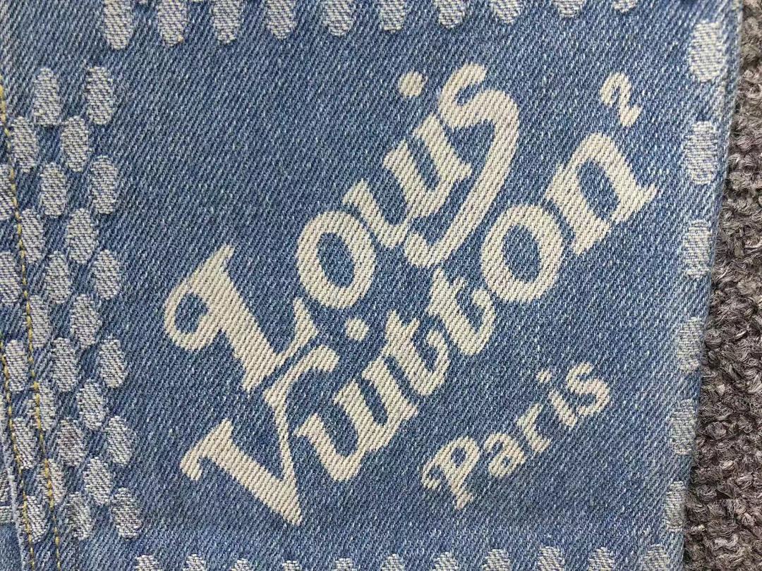 Louis Vuitton 208 L⭐ - Image 5