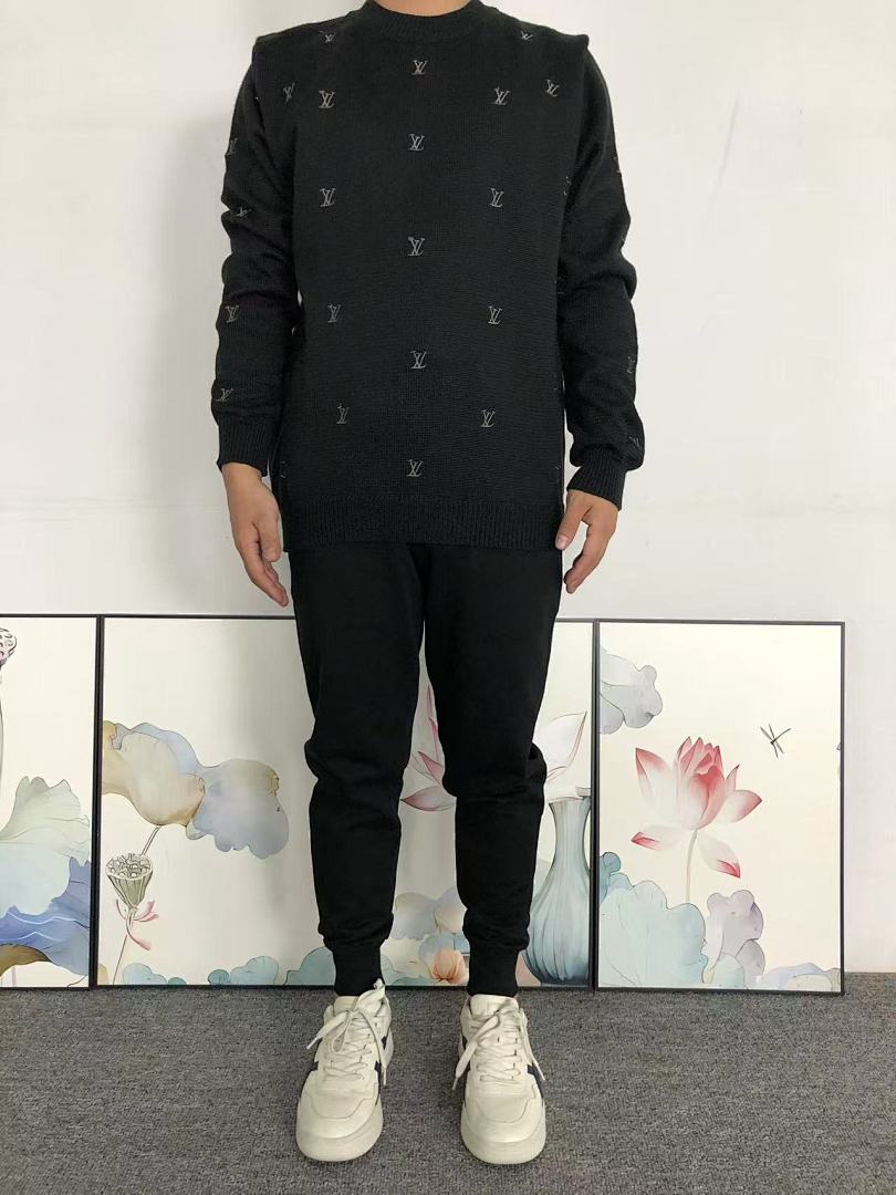 Louis Vuitton 165 L⭐ SWEATER 41101111146 (Im 170Cm 60Kg I Wear Size M In The Phot) - Image 3
