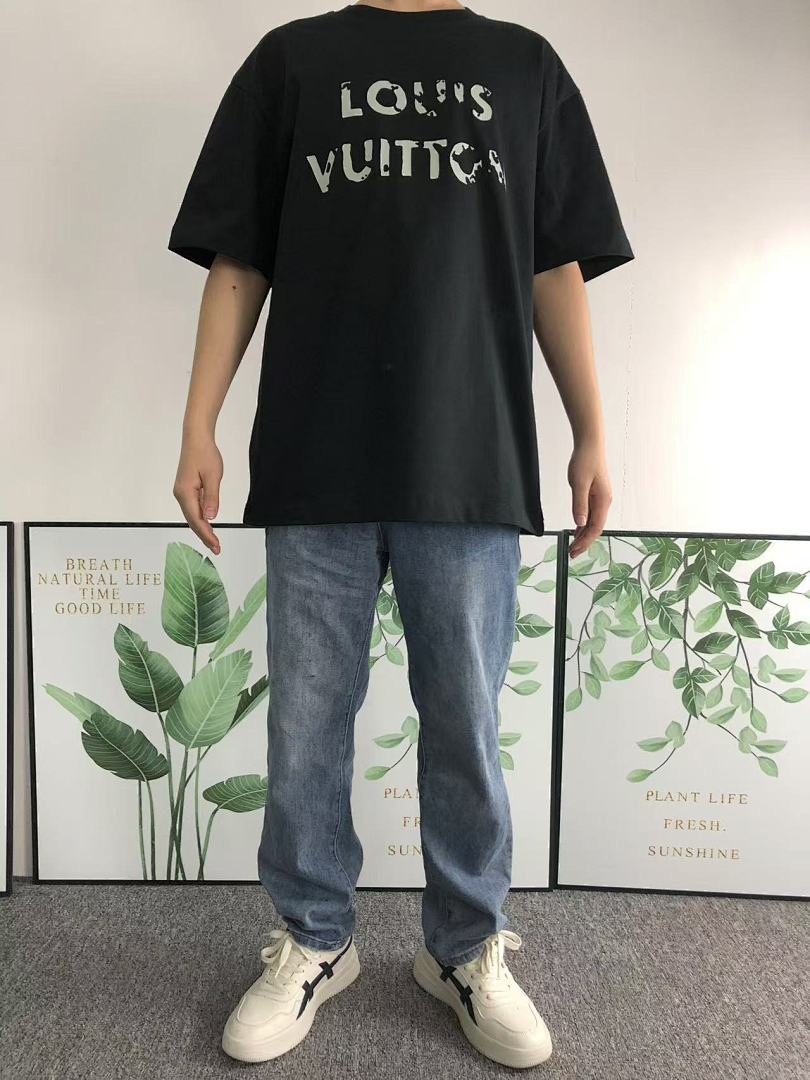 Louis Vuitton 115 L⭐ T-SHIRT 412200321 (Im 170Cm 57Kg I Wear Size L In The Phot) - Image 3
