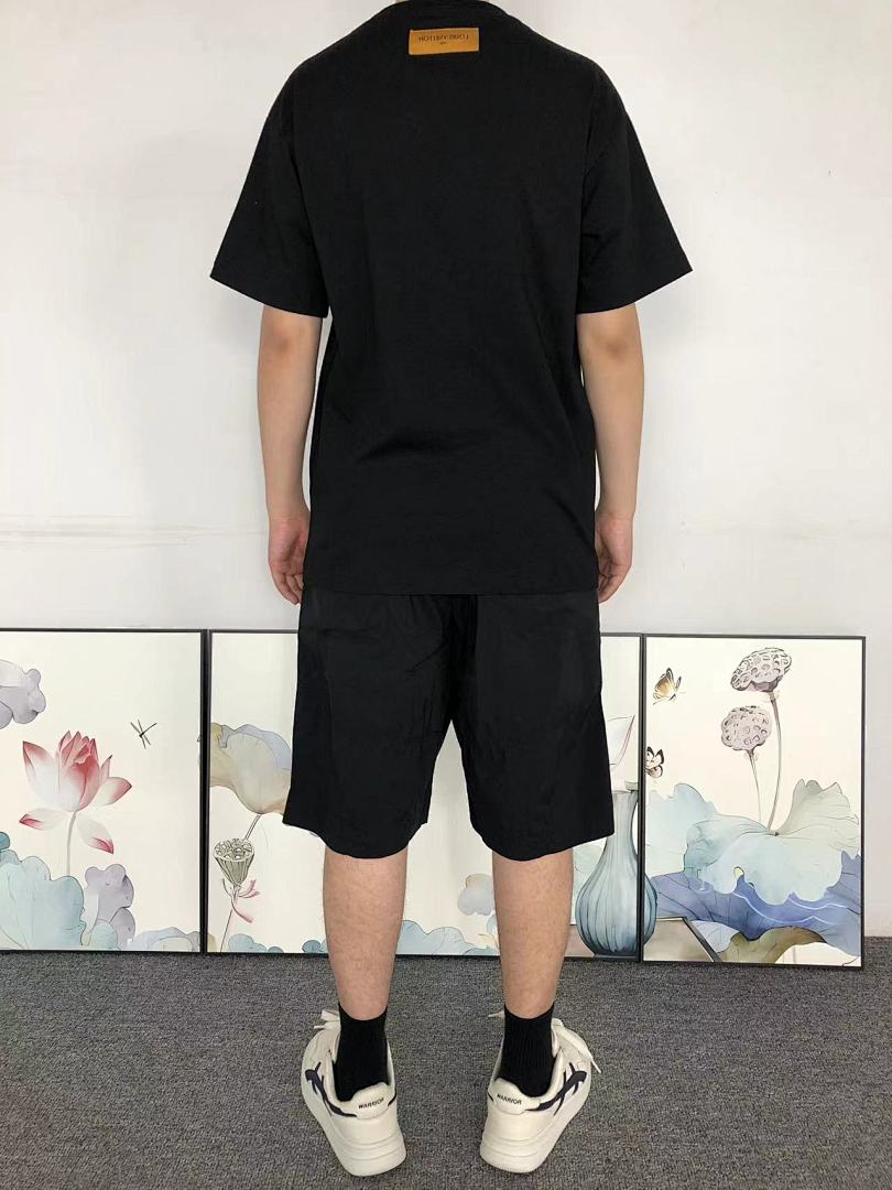 Louis Vuitton 108 L⭐ T-SHIRT 41062621126 (Im 170Cm 60Kg I Wear Size XS In The Phot) - Image 4