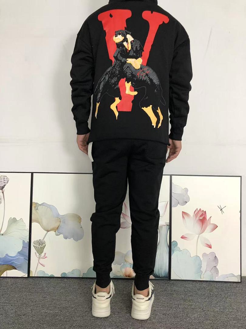 On Running 118 VLONE HOODIE 510111491 (Im 170Cm 60Kg I Wear Size S In The Phot) - Image 4