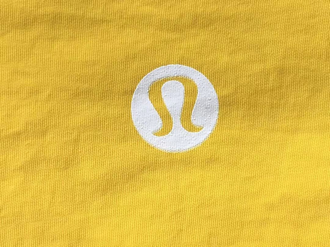 On Running 218 LULULEMON BAG 3205080523 (Long 19CM* Wide 8CM* High 32CM) - Image 10
