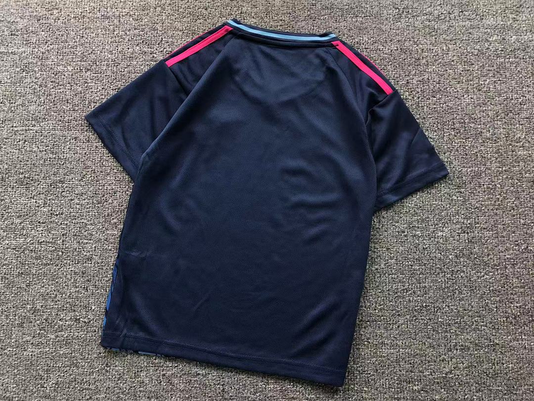 Chanel 75 FOOTBALL T-SHIRT SHORTS - Image 13