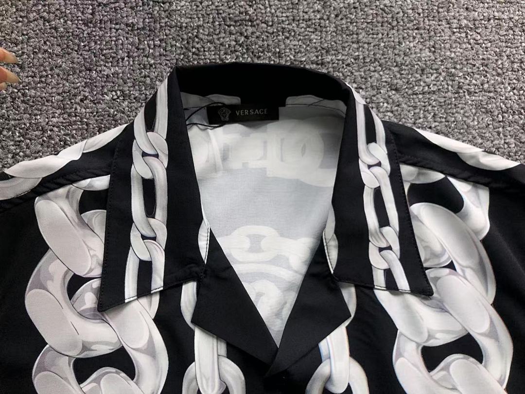 Versace SHORTS 95 V⭐⭐SA⭐E SHIRT - Image 17