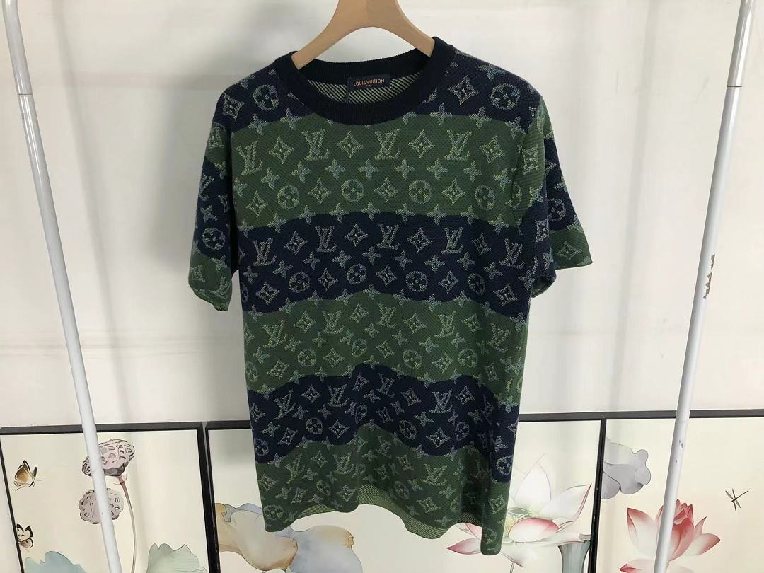 Louis Vuitton 195 L⭐ T-SHIRT 22060107125 (Im 170Cm 60Kg I Wear Size M In The Phot) - Image 16
