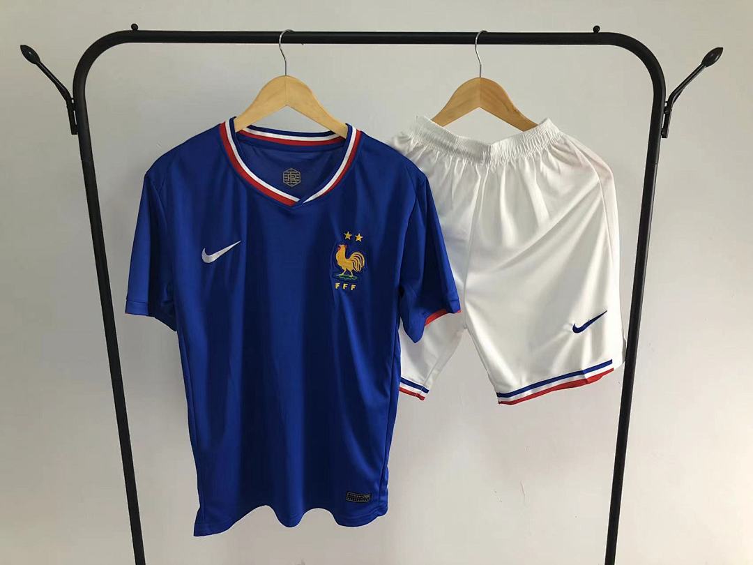 Unbranded 65 FOOTBALL T-SHIRT - Image 30
