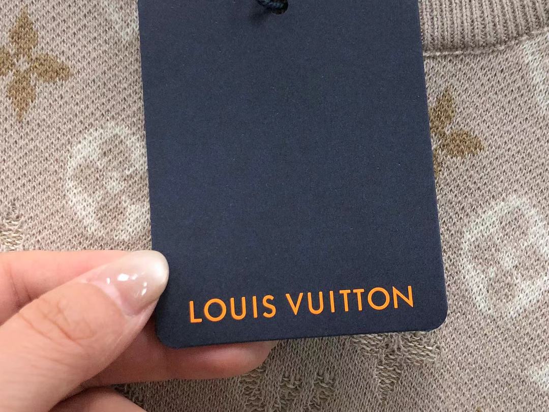 Louis Vuitton 195 L⭐ T-SHIRT 22060108125 (Im 170Cm 60Kg I Wear Size M In The Phot) - Image 13