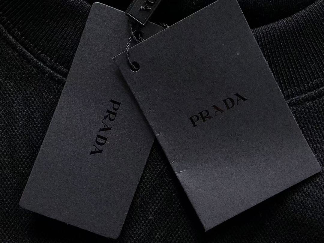 Prada 178 P⭐A⭐A LONG SLEEVED 2208081104 (Im 170Cm 60Kg I Wear Size M In The Phot) - Image 17
