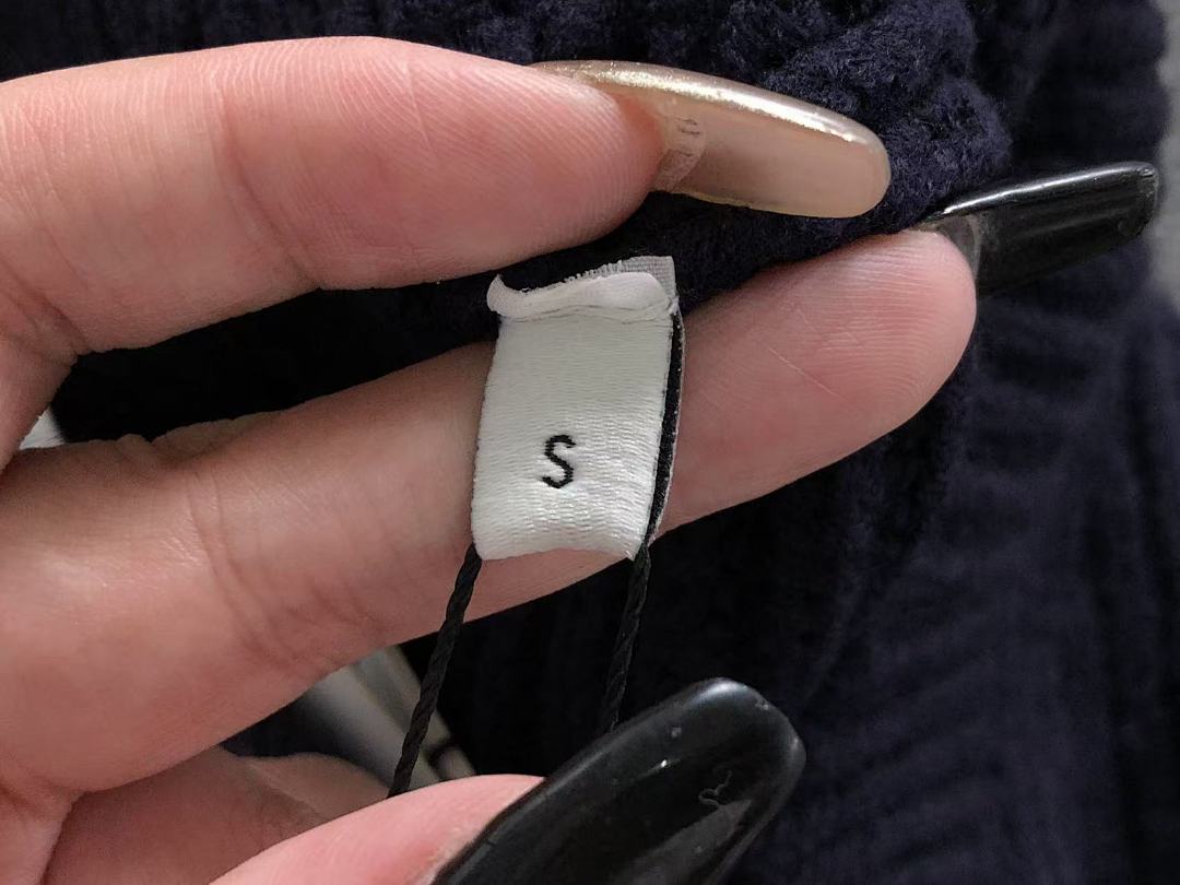 AMI 118 AMI SWEATER 510181388 (Im 170Cm 60Kg I Wear Size S In The Phot) - Image 23