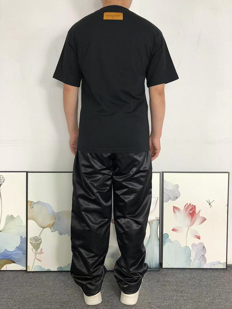 Louis Vuitton 158 L⭐ T-SHIRT 22040351001 (Im 170Cm 60Kg I Wear Size XS In The Phot) - Image 4