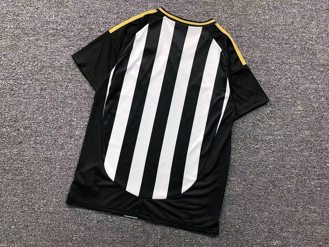 Chanel 68 FOOTBALL T-SHIRT SHORTS - Image 12