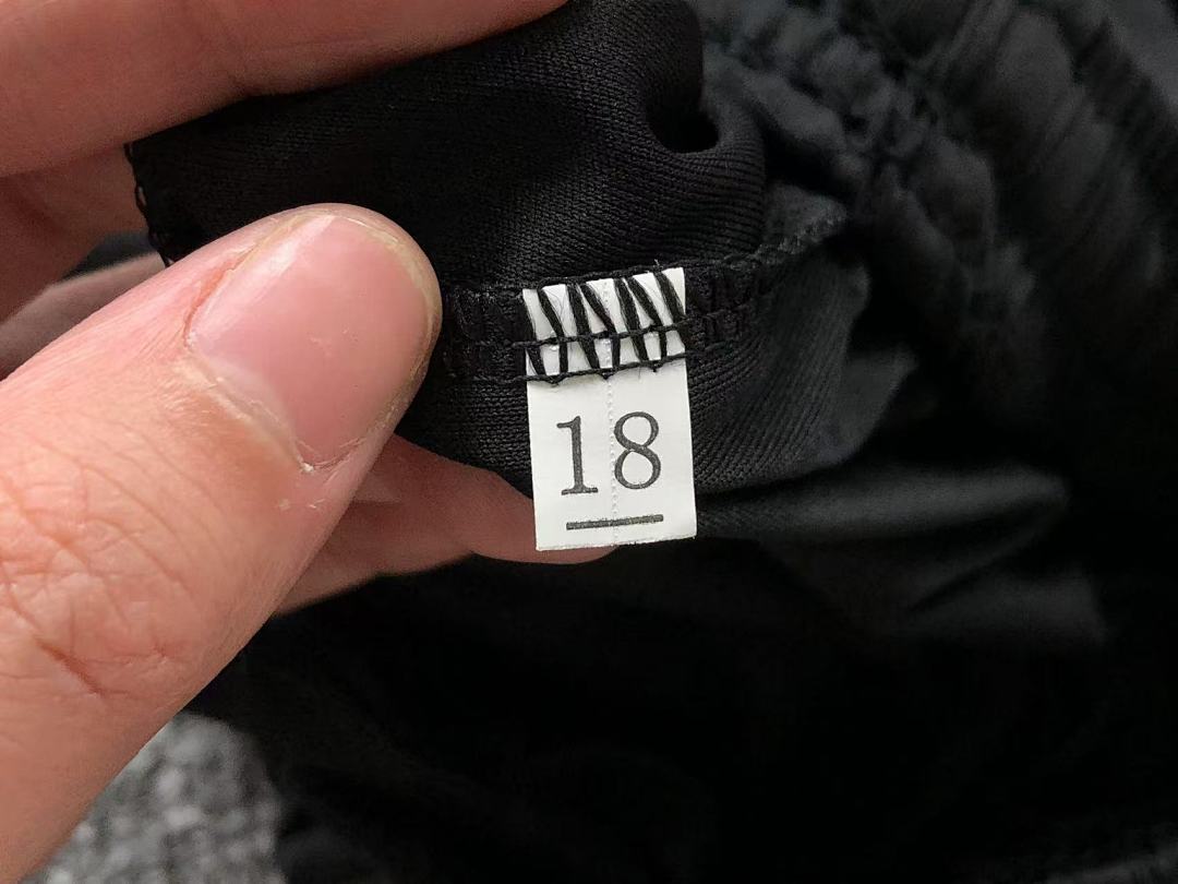 Chanel 75 FOOTBALL T-SHIRT SHORTS - Image 24