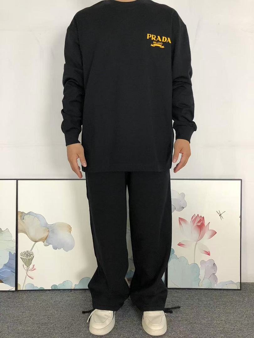 Prada 135 P⭐A⭐A LONG SLEEVED 5120102147 (Im 170Cm 60Kg I Wear Size M In The Phot) - Image 3