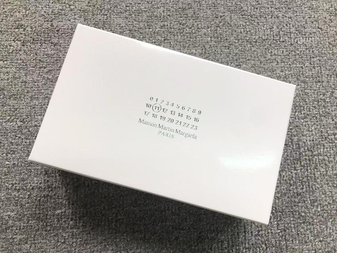On Running 185 MAISON MARGIELA BAG 3206182421 (Long 20CM* Wide 3CM* High 10CM) - Image 15