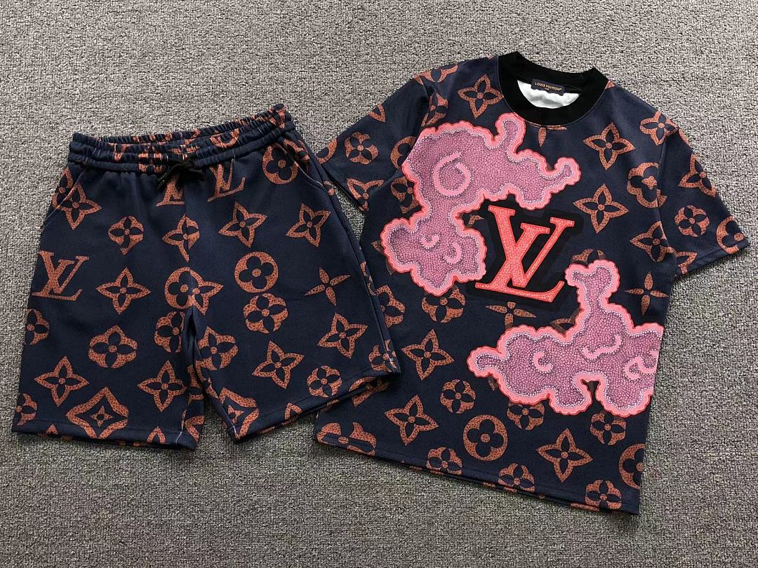 Louis Vuitton SHORTS175 L⭐ T-SHIRT SHORTS 22050509125 (Im 170Cm 60Kg I Wear Size M In The Phot) - Image 6