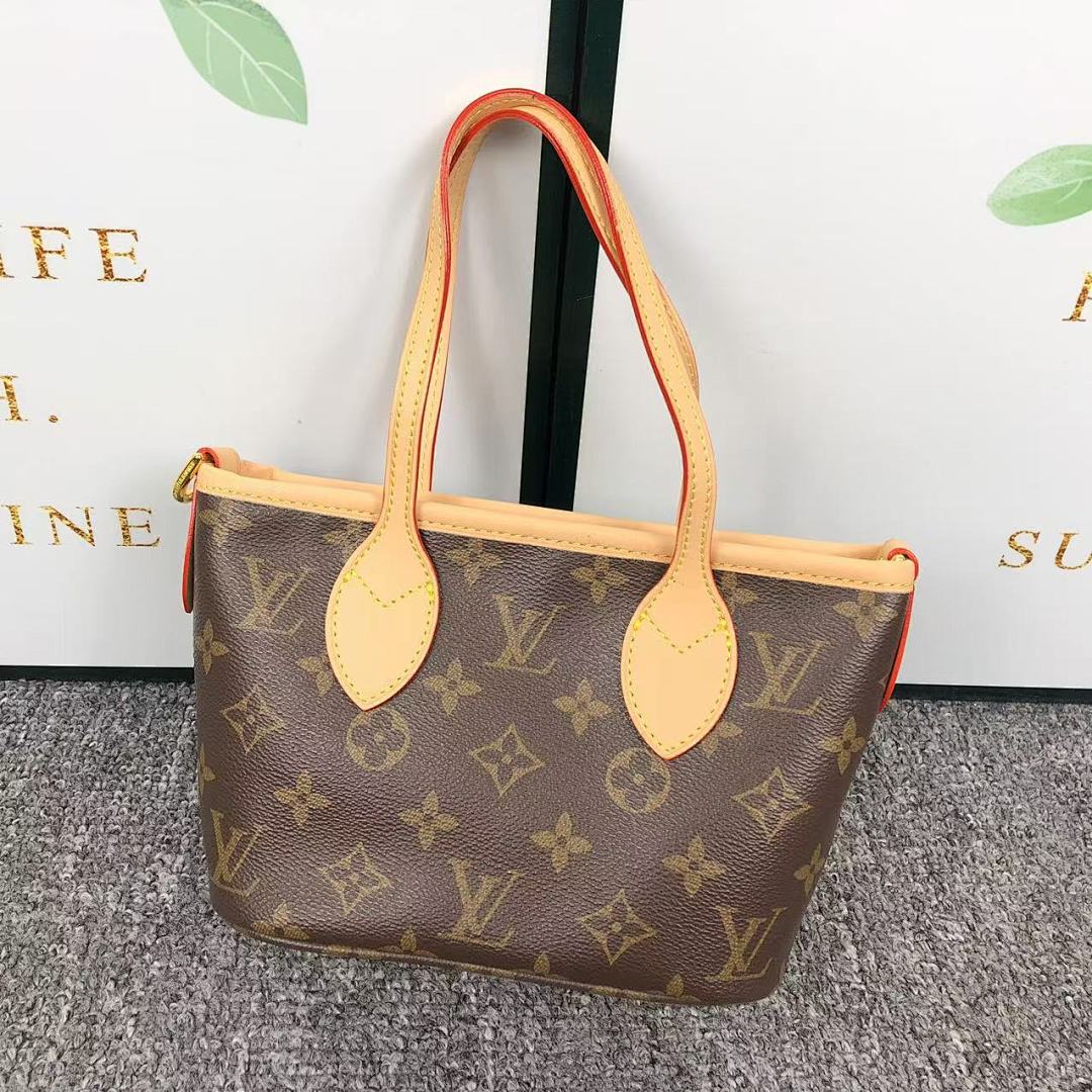 Louis Vuitton 438 L⭐ BAG 412231624 (Long 24CM* Wide 10CM* High 15CM)