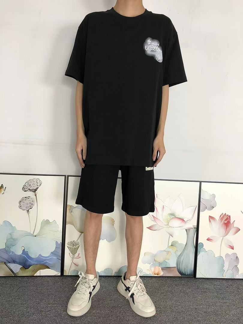 Louis Vuitton 118 L⭐ T-SHIRT 125413137 (Im 170Cm 60Kg I Wear Size L In The Phot) - Image 3