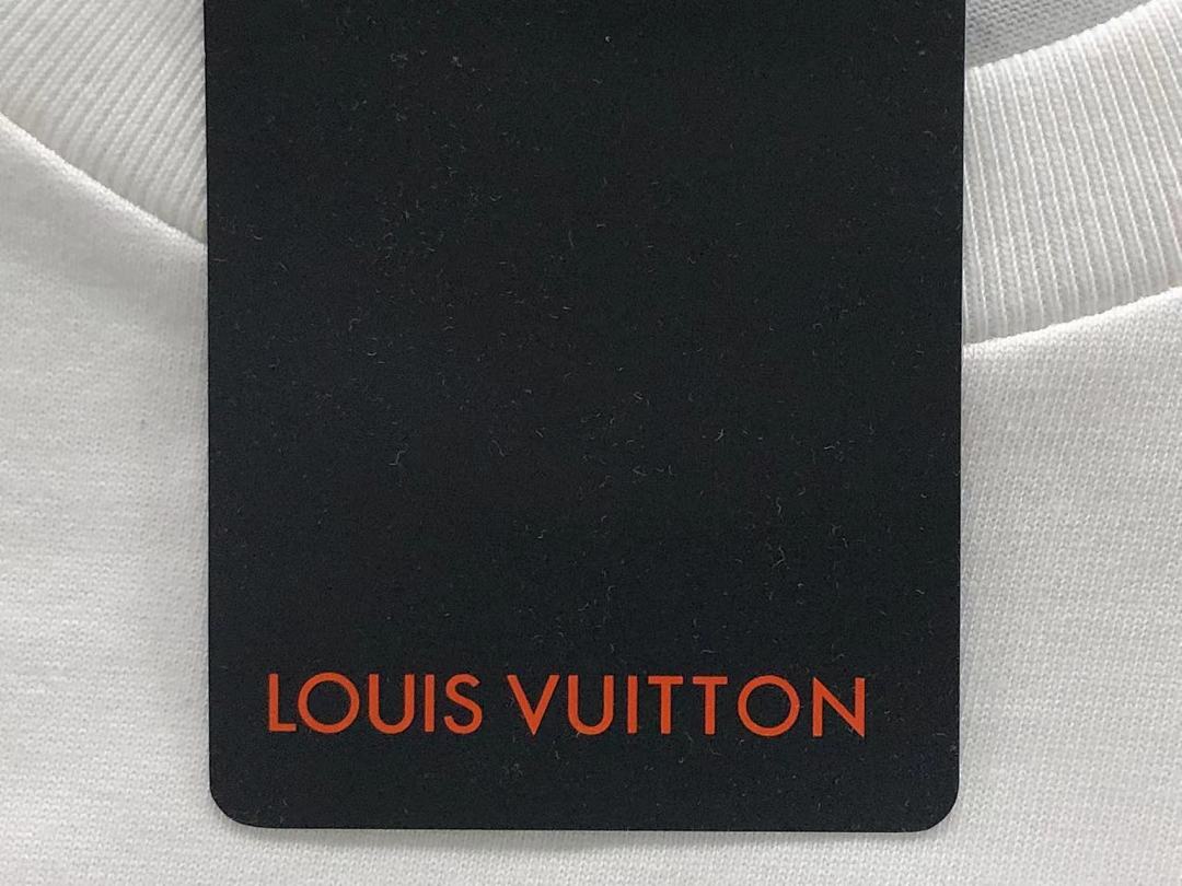 Louis Vuitton 108 L⭐ T-SHIRT 582602126 (Im 170Cm 60Kg I Wear Size XS In The Phot) - Image 14
