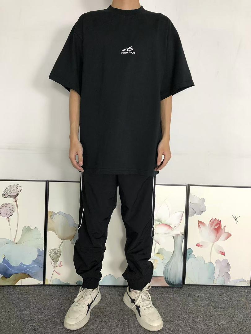 Balenciaga 105 B⭐L⭐⭐⭐IA⭐A T-SHIRT 42061324156 (Im 170Cm 60Kg I Wear Size 2 In The Phot) - Image 3
