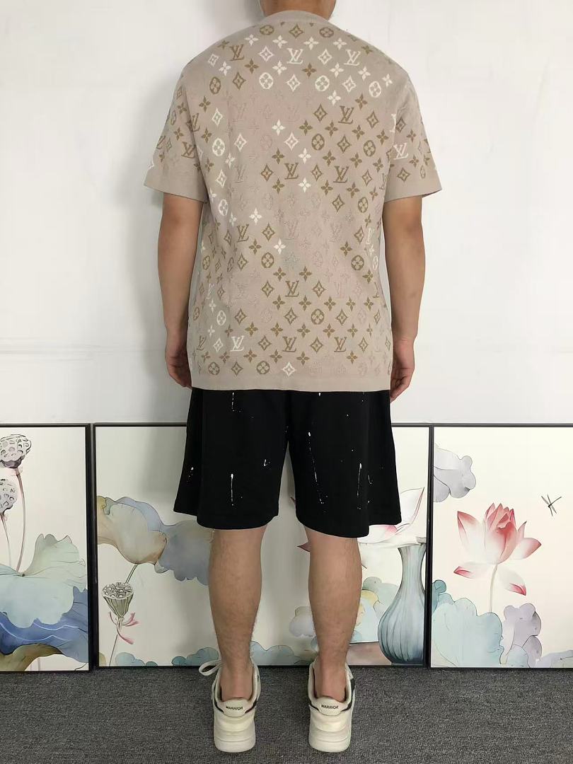 Louis Vuitton 195 L⭐ T-SHIRT 22060108125 (Im 170Cm 60Kg I Wear Size M In The Phot) - Image 4