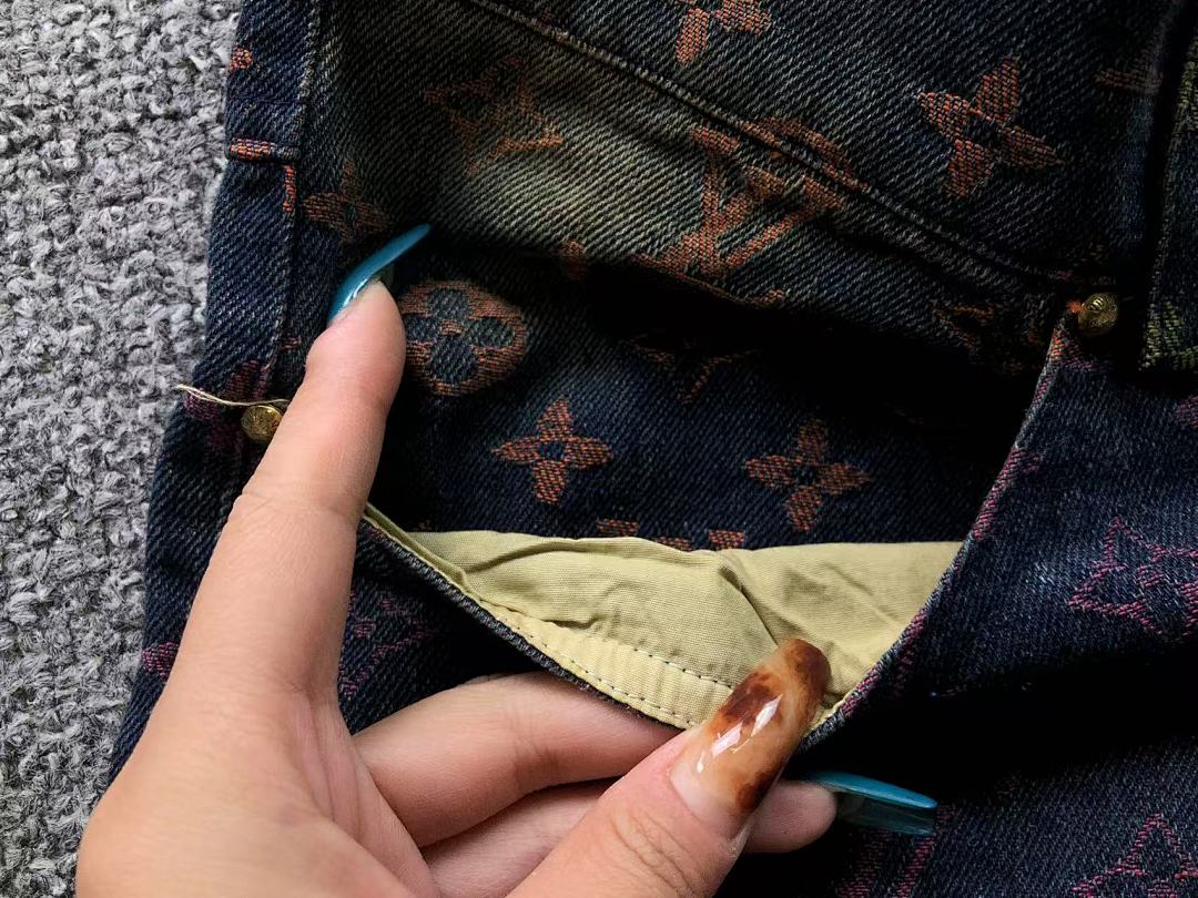 Louis Vuitton SHORTS 208 L⭐ SHIRT 5231910147 (Im 170Cm 60Kg I Wear Size XS In The Phot) - Image 30