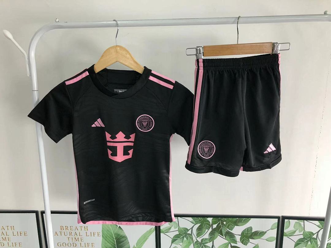Chanel 68 FOOTBALL T-SHIRT SHORTS - Image 33