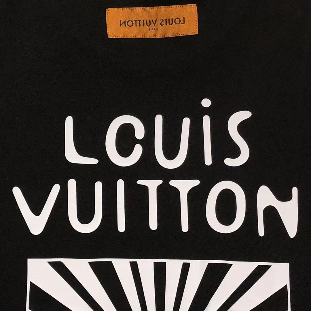 Louis Vuitton 108 L⭐ T-SHIRT 503051870 (Im 170Cm 55Kg I Wear Size M In The Phot) - Image 9