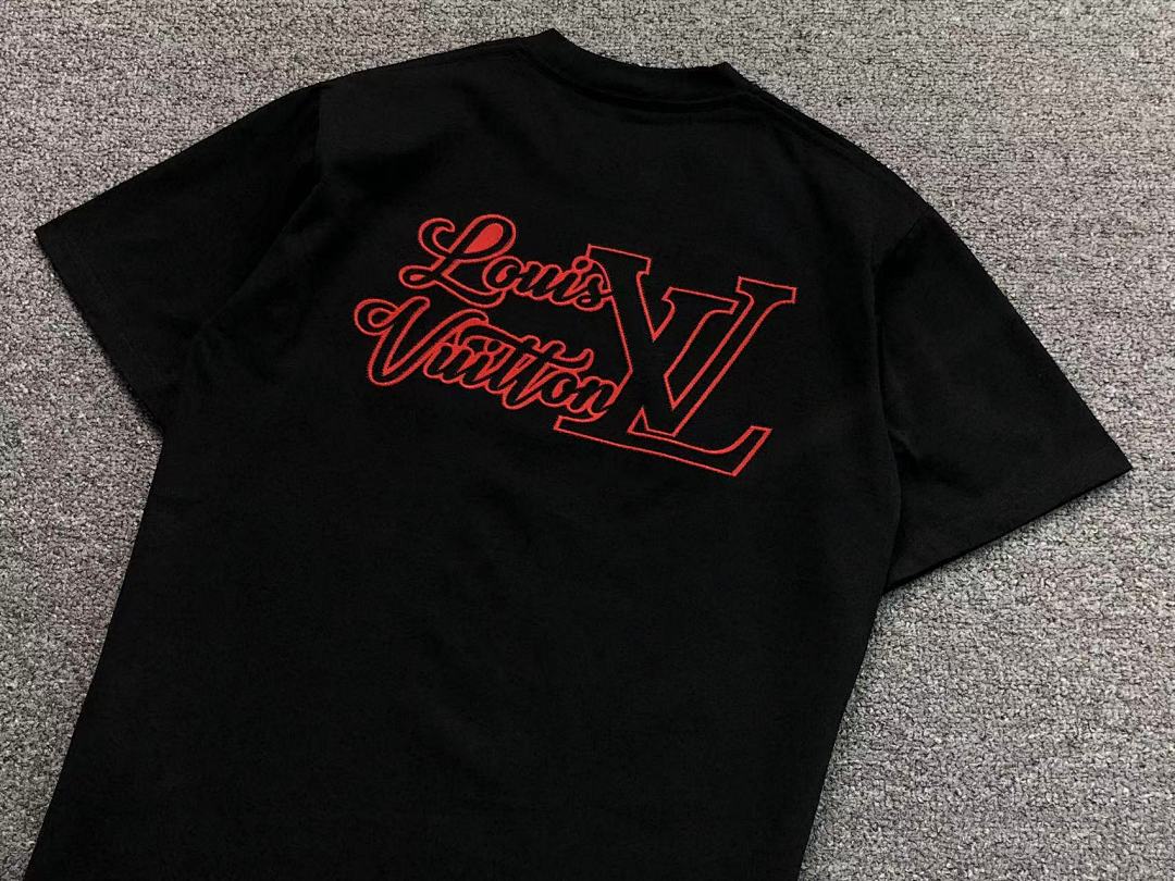Louis Vuitton 115 L⭐ T-SHIRT 520120420 (Im 170Cm 60Kg I Wear Size M In The Phot) - Image 12