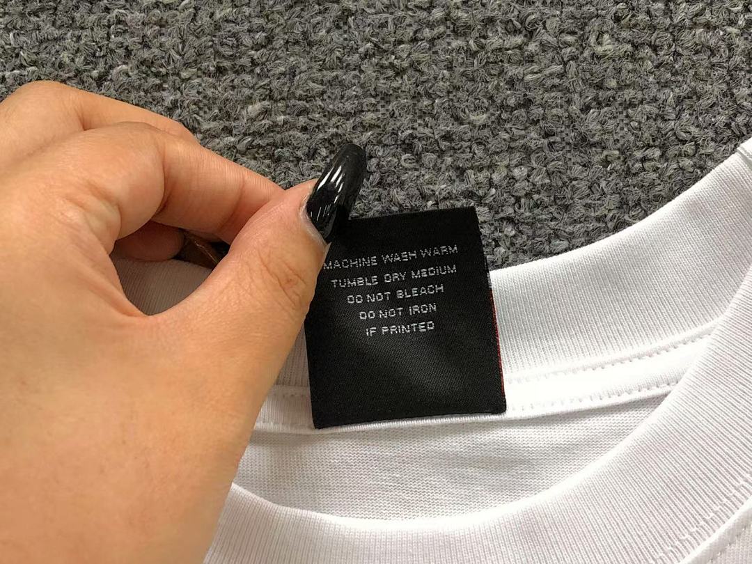 Chanel 135 SAINT MICHAEL LONG SLEEVED 3110080717 (Im 170Cm 60Kg I Wear Size S In The Phot) - Image 15