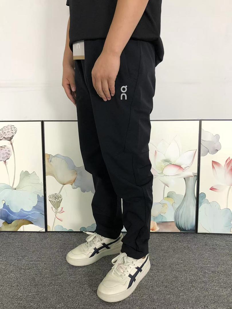 On Running 178 ON TROUSERS 2207111704 (Im 170Cm 60Kg I Wear Size XL In The Phot) - Image 4