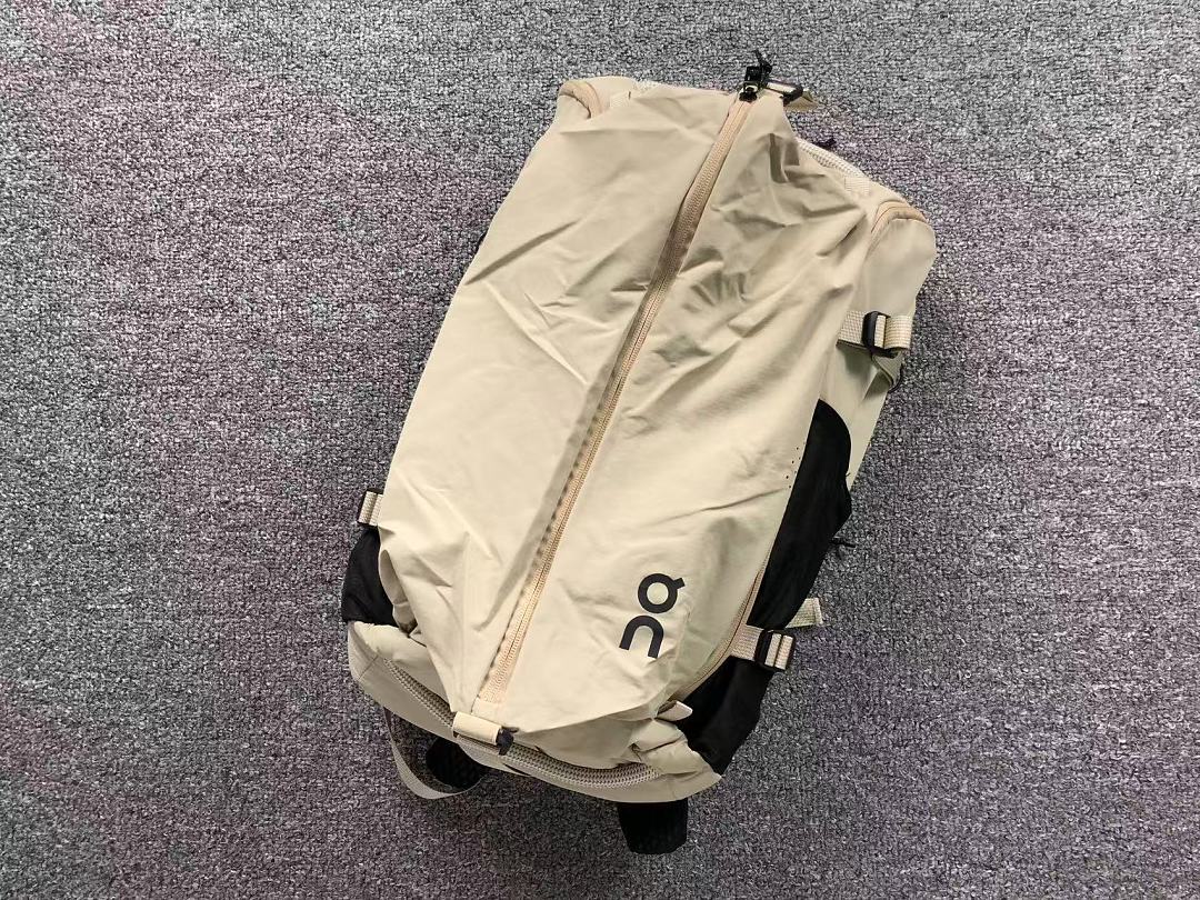 On Running 288 ON BAG 3205081223 (Long 28CM* Wide 15CM* High 48CM) - Image 4