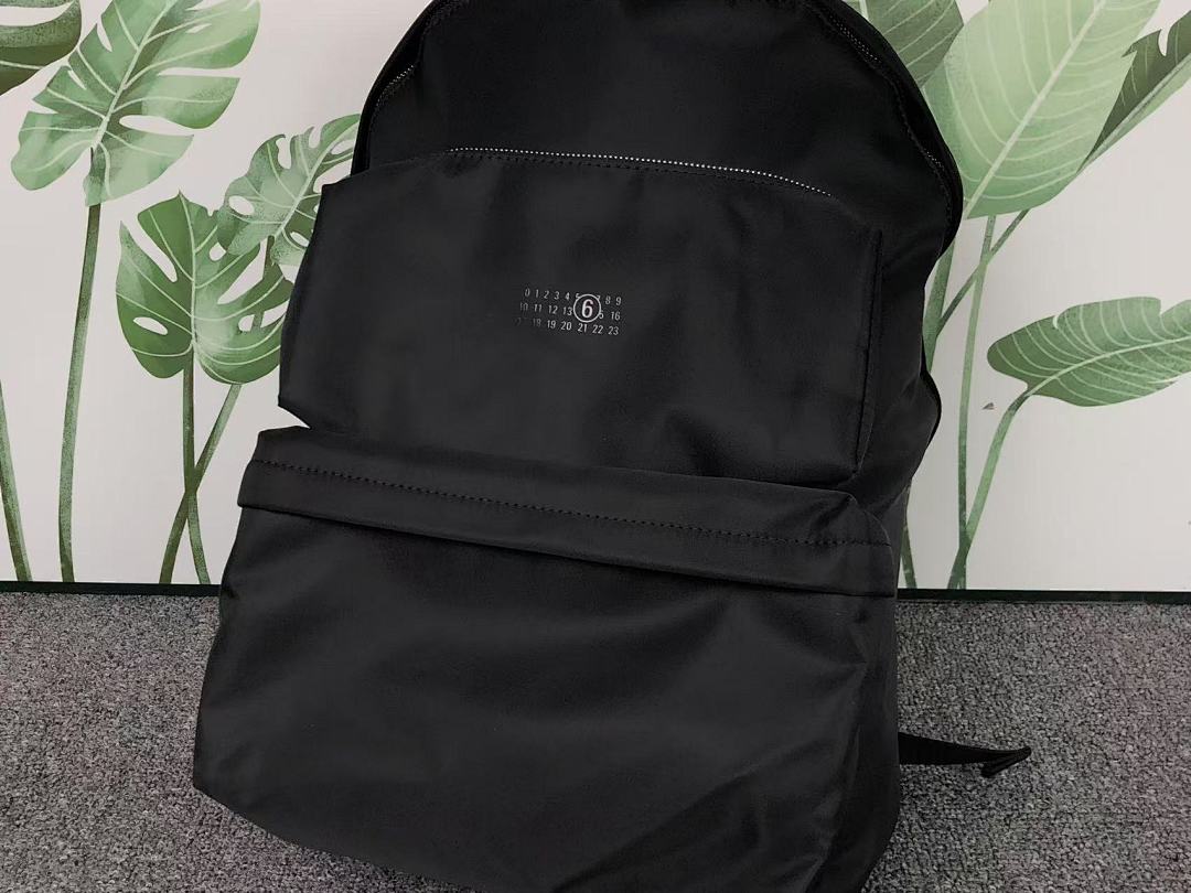 On Running 235 MAISON MARGIELA BAG 1106121424 (Long 42CM* Wide 16CM*45CM) - Image 4