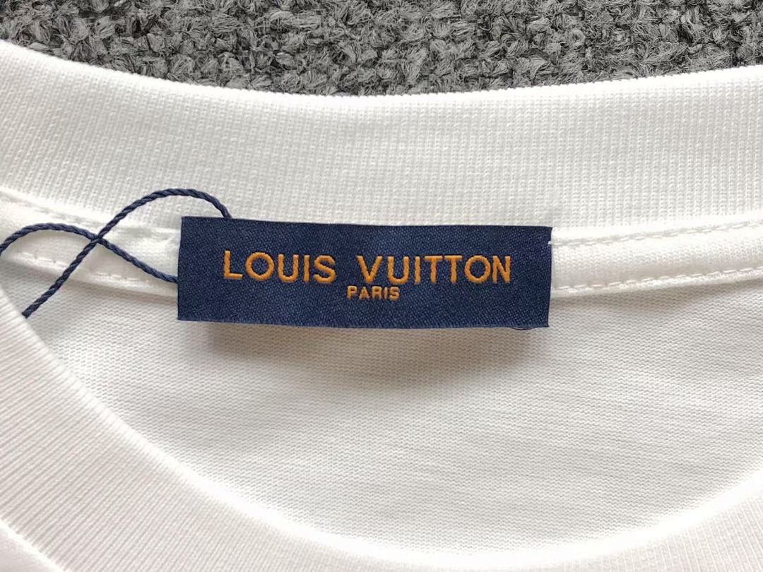 Louis Vuitton 108 L⭐ T-SHIRT 41061307126 (Im 170Cm 60Kg I Wear Size XS In The Phot) - Image 13