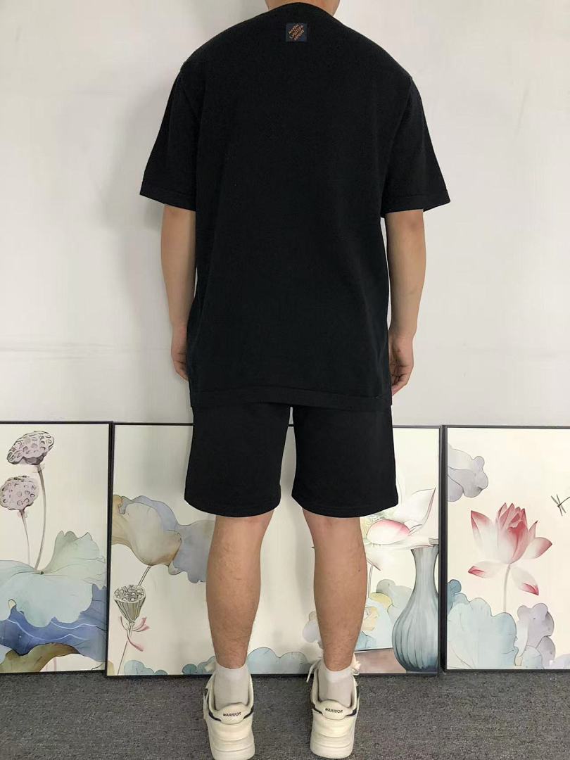 Louis Vuitton 178 L⭐ T-SHIRT 3201160621 (Im 170Cm 60Kg I Wear Size M In The Phot) - Image 4