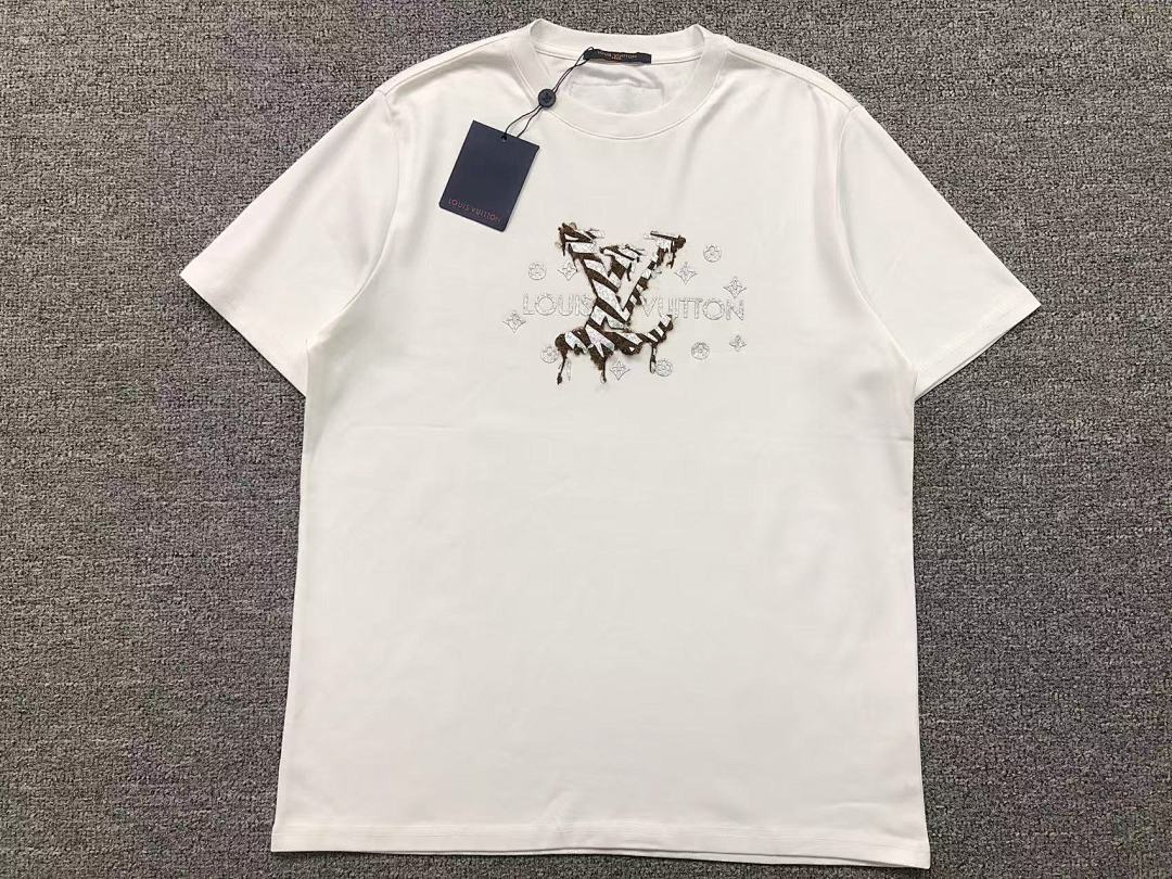 Louis Vuitton 115 L⭐ T-SHIRT 2203183604 (Im 170Cm 60Kg I Wear Size L In The Phot) - Image 7