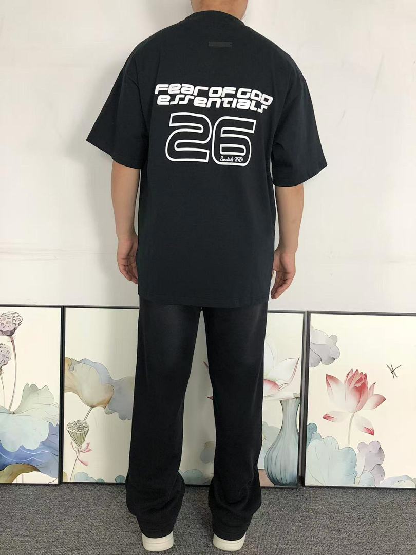 Fear of God 105 FOG T-SHIRT 3204040617 (Im 170Cm 60Kg I Wear Size S In The Phot) - Image 4