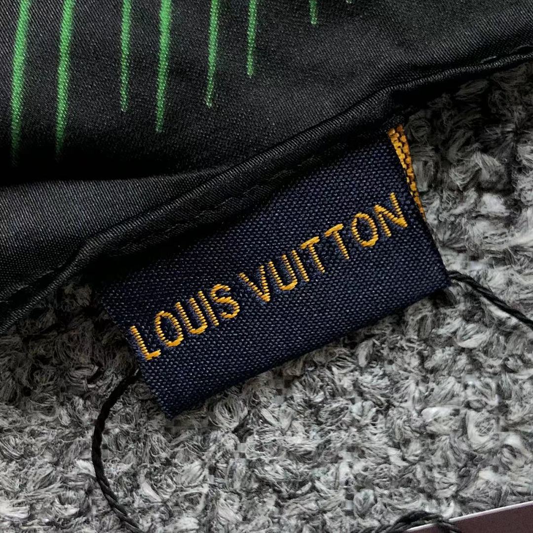 Louis Vuitton 68 L⭐ SCARF 2203171276 (Long 180CM* Wide 90CM*) - Image 9
