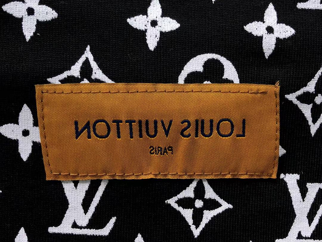 Louis Vuitton 126 L⭐ T-SHIRT 214010136 (Im 170Cm 60Kg I Wear Size S In The Phot) - Image 11