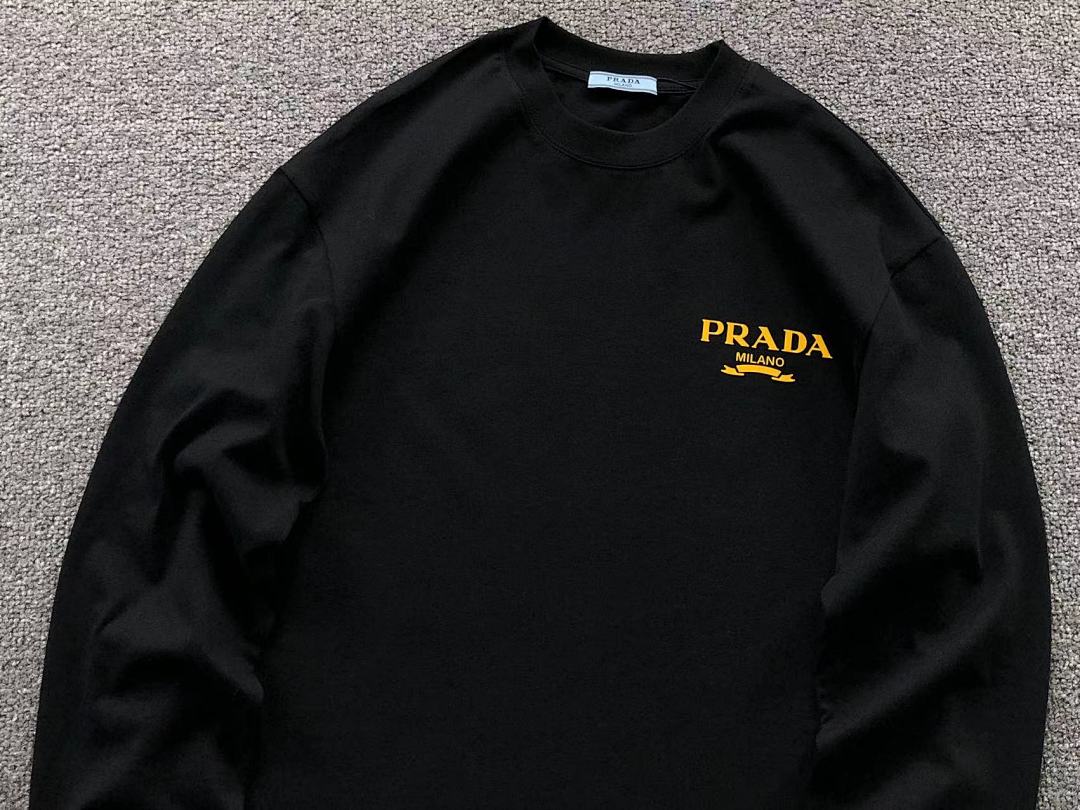 Prada 135 P⭐A⭐A LONG SLEEVED 5120102147 (Im 170Cm 60Kg I Wear Size M In The Phot) - Image 9