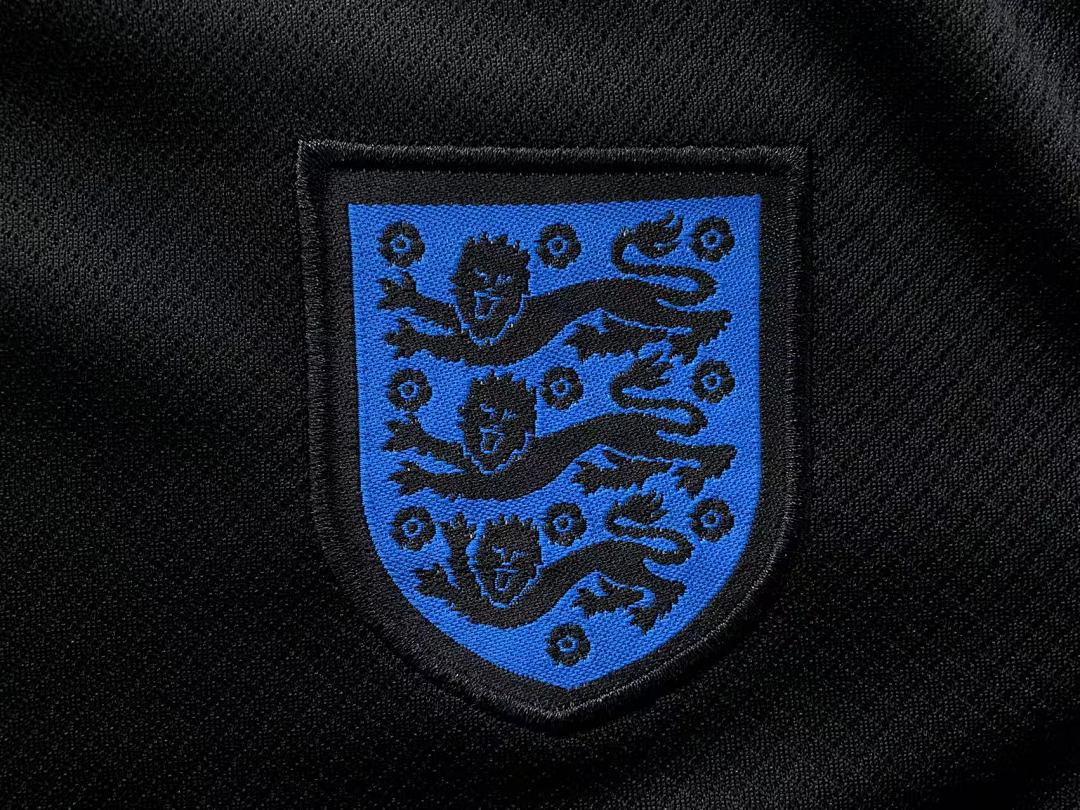 Chanel 75 FOOTBALL T-SHIRT SHORTS - Image 10