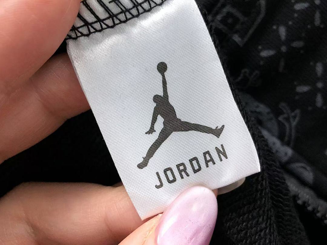 Air Jordan 105 A⭐R J⭐R⭐AN HOODIE 111180657 (Im 170Cm 57Kg I Wear Size M In The Phot) - Image 25
