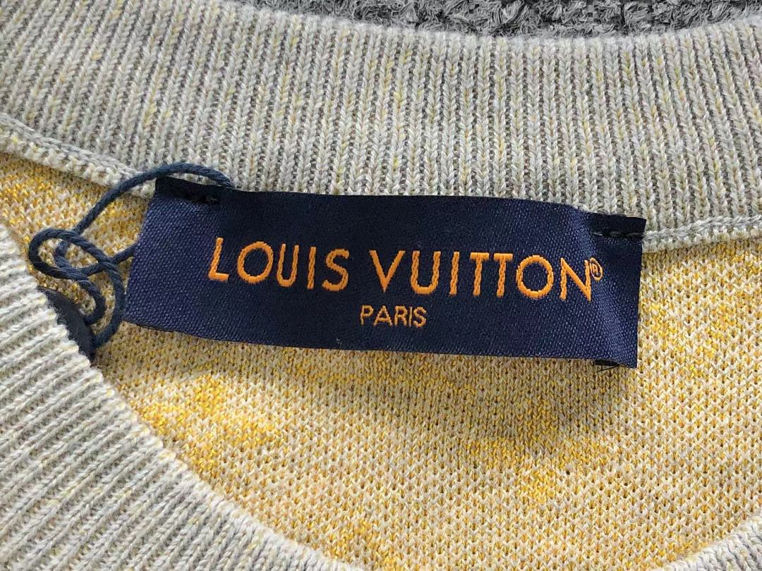Louis Vuitton 178 L⭐ T-SHIRT SWEATER 2201235721 (Im 170Cm 60Kg I Wear Size M In The Phot) - Image 11