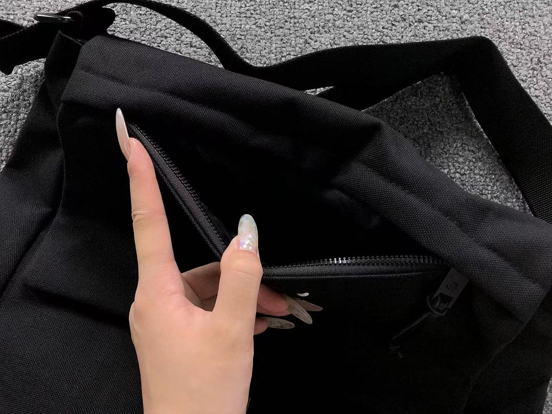 On Running 258 MAISON MARGIELA BAG 3205251321 (Long 32CM* Wide 11CM* High 28CM) - Image 16