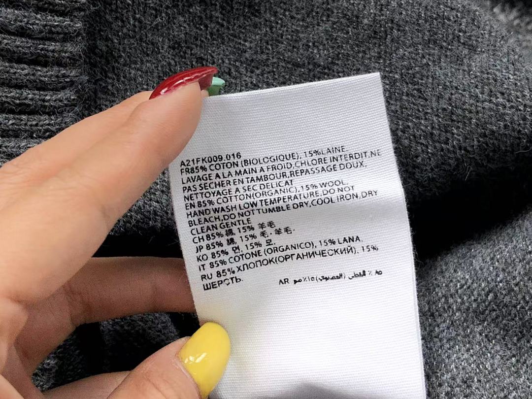 AMI 138 AMI SWEATER 3110070917 (Im 170Cm 60Kg I Wear Size S In The Phot) - Image 24