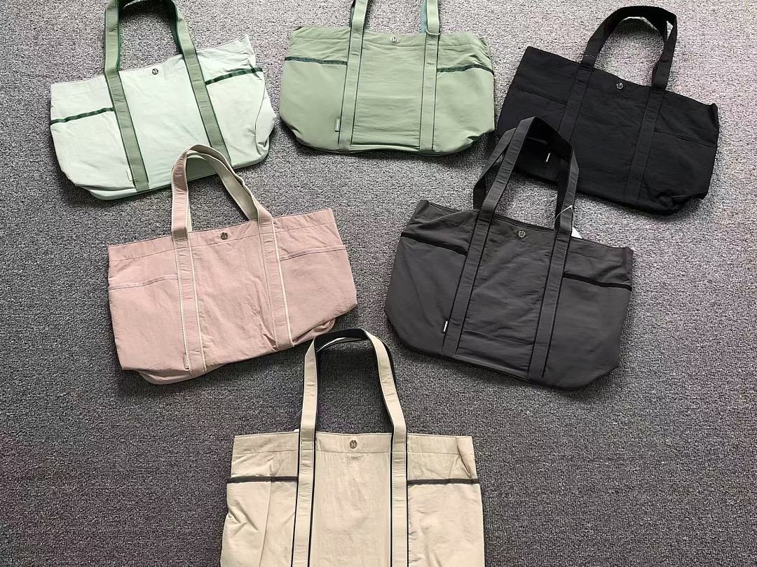 On Running 178 LULULEMON BAG 4207030777 Long 49CM* Wide 16CM* High - Image 4