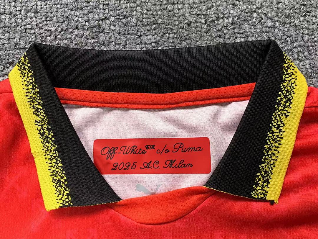 Chanel 75 FOOTBALL T-SHIRT SHORTS - Image 19